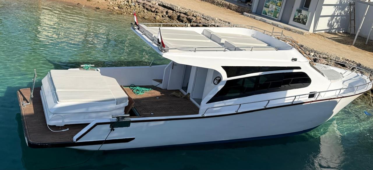 Private Glass-Bottom Boat Trip to White Island